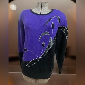 Vintage Sweater Women’s Size XL w/ Beaded Floral Appliqué Design Purple / Black